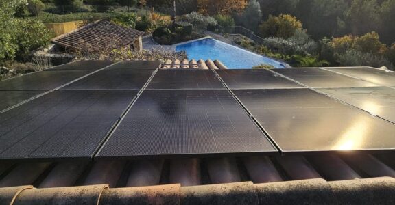 Panneaux Solaires Photovoltaïques dans le Var : Économies &amp; Énergie Propre